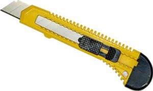 Cutter cu lama retractabila BAU WELT. 18 mm. Galben.